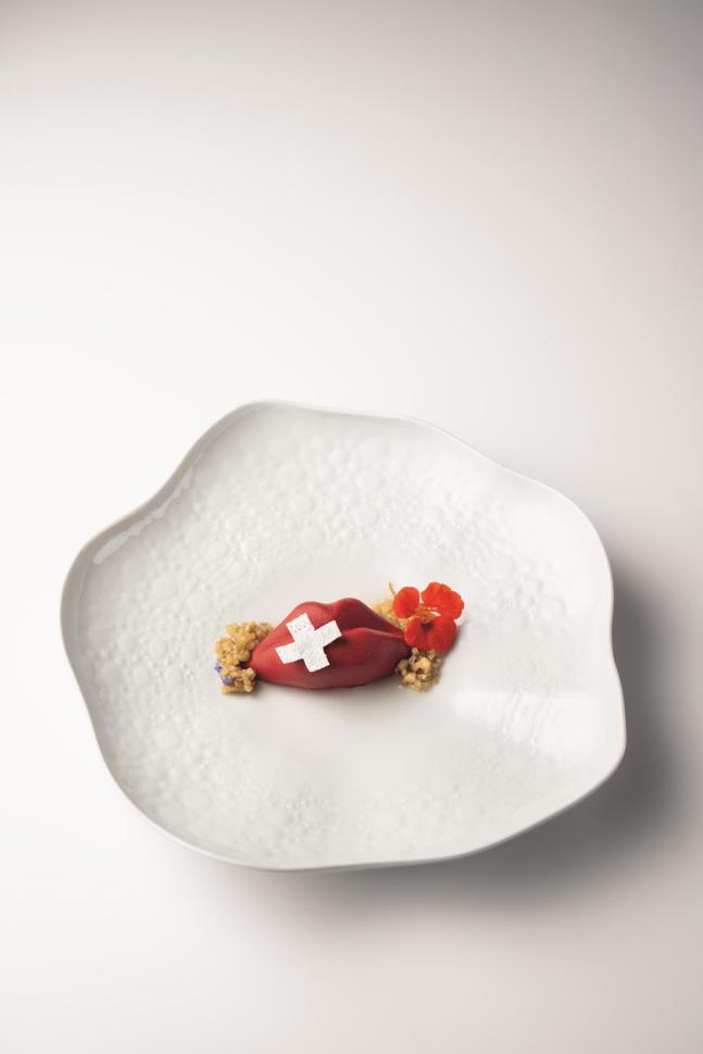 Swiss Kiss mit zweierlei Felchlin-Schokolade und Alpenrhabarber-Sirup