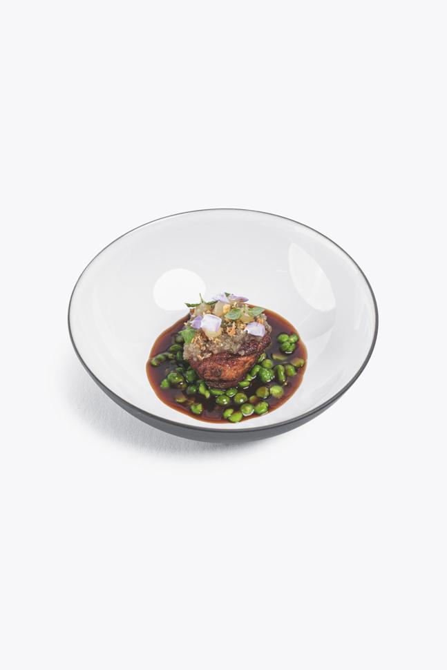 Milke, Erbsen, Zwiebeln und Yuzu