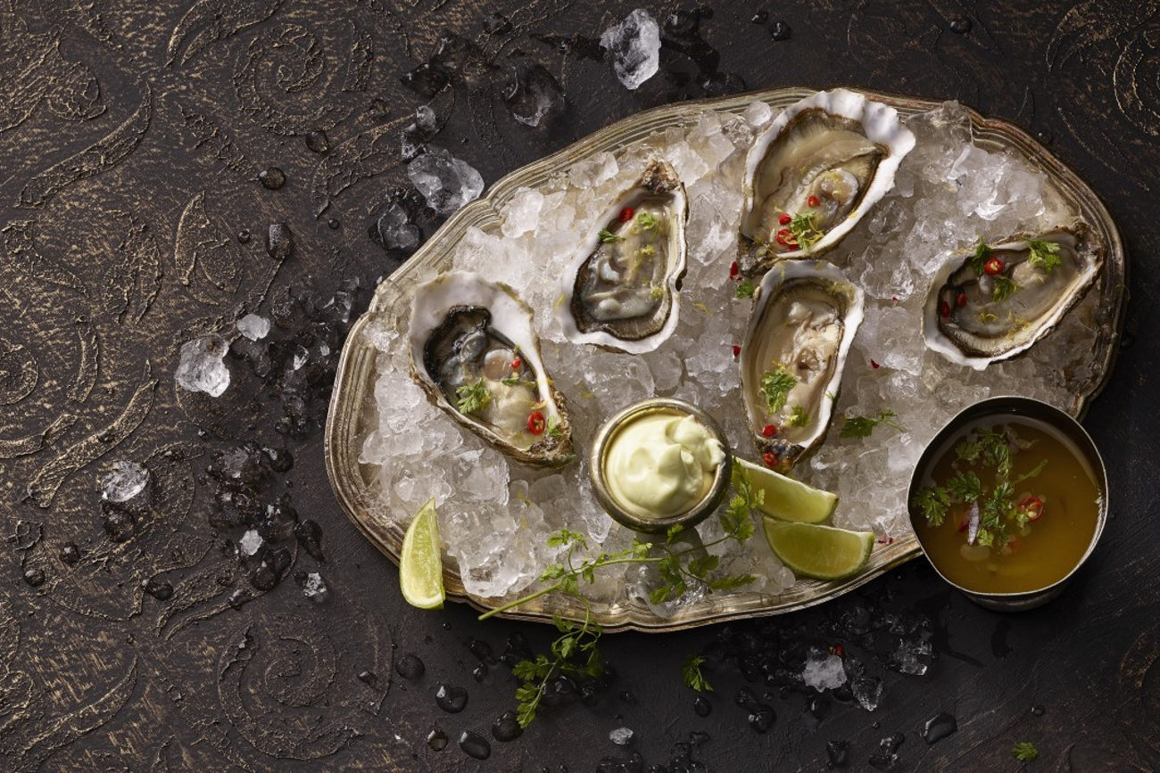 Toller Auftakt: Austern mit Champagner und einer Davidoff Short Perfecto