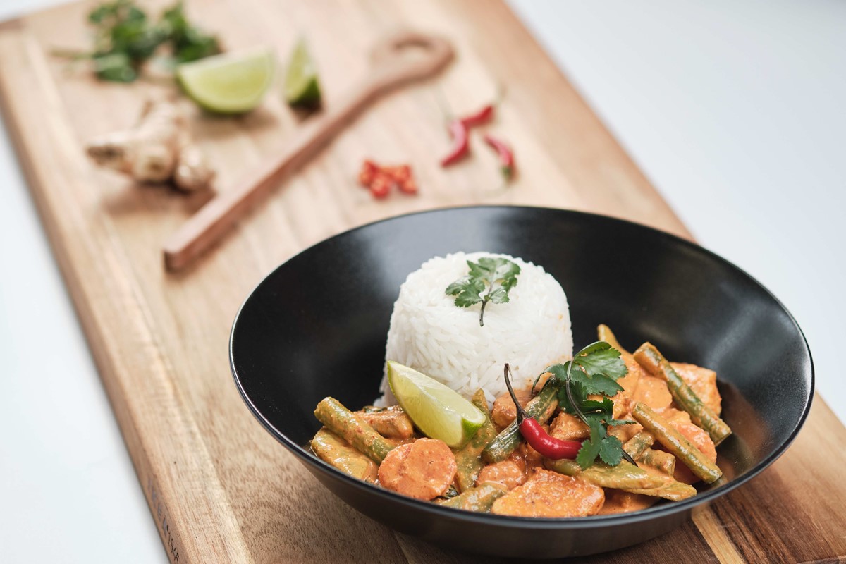 Thai-Curry, Chicken Nuggets oder Hamburger: Dank Happy Vegi Butcher kommen Restaurantklassiker bestens ohne Fleisch aus.