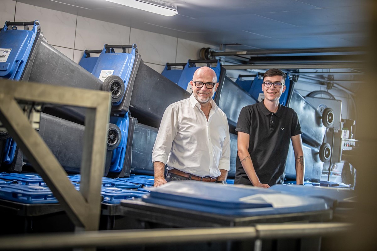 Zwei Generationen, ein Ziel: Werner Humbel und sein Neffe Patrick verwandeln Abfall in Energie.