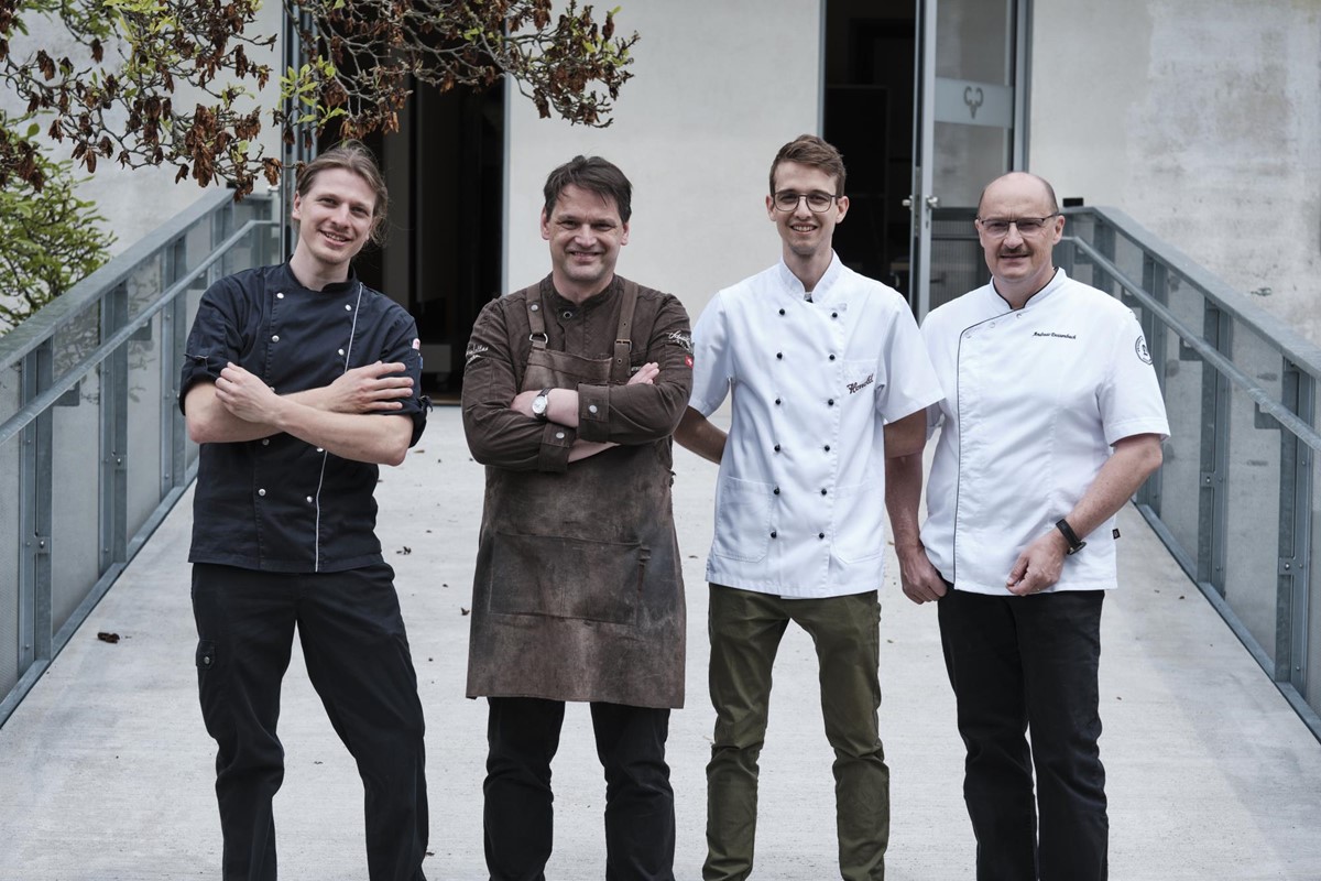 Sie schafften es in der ersten Ausgabe von Das Neue Canapé Suisse aufs Podest (von links): Adrian Strub, Hansjörg Ladurner, Patrick Beereuter und Andreas Dossenbach.
