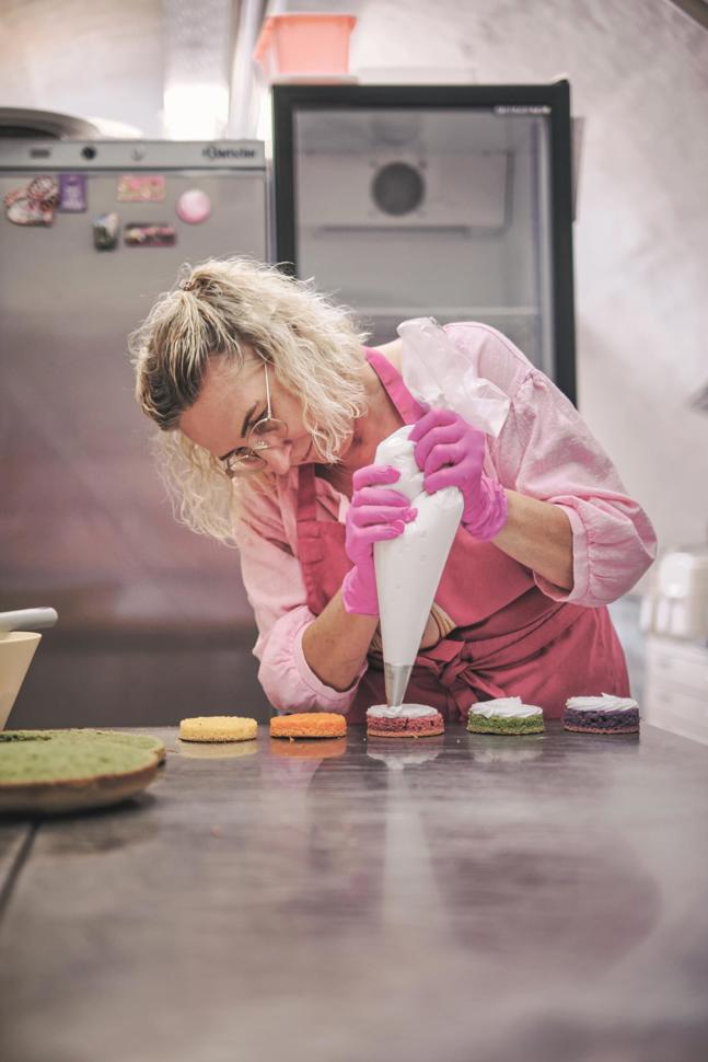 Passen in die farbige Welt von Tante Zuzu’s Café: die fünf neuen Rainbow-Cakes von Agrano.