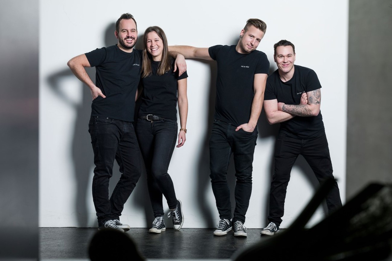 Bringen seit 2018 frischen Wind in die Cateringszene: Marco Stooss, Alexandra Knutti, Sandro Dubach und Valentin Hari vom Berner Startup Roh & Nobel.  Bringen seit 2018 frischen Wind in die Cateringszene: Marco Stooss, Alexandra Knutti, Sandro Dubach und Valentin Hari vom Berner Startup Roh & Nobel.