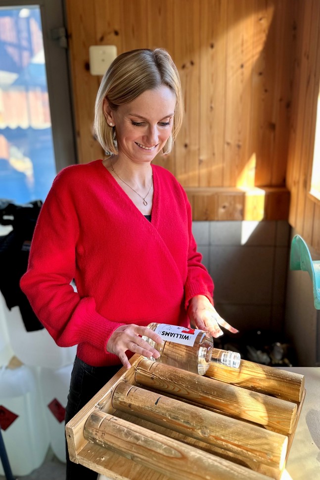 Anja Brunschwiler kümmert sich gemeinsam mit ihrem Mann um die Vermarktung und den Ausbau der eigenen Linie. Anja Brunschwiler kümmert sich gemeinsam mit ihrem Mann um die Vermarktung und den Ausbau der eigenen Linie.